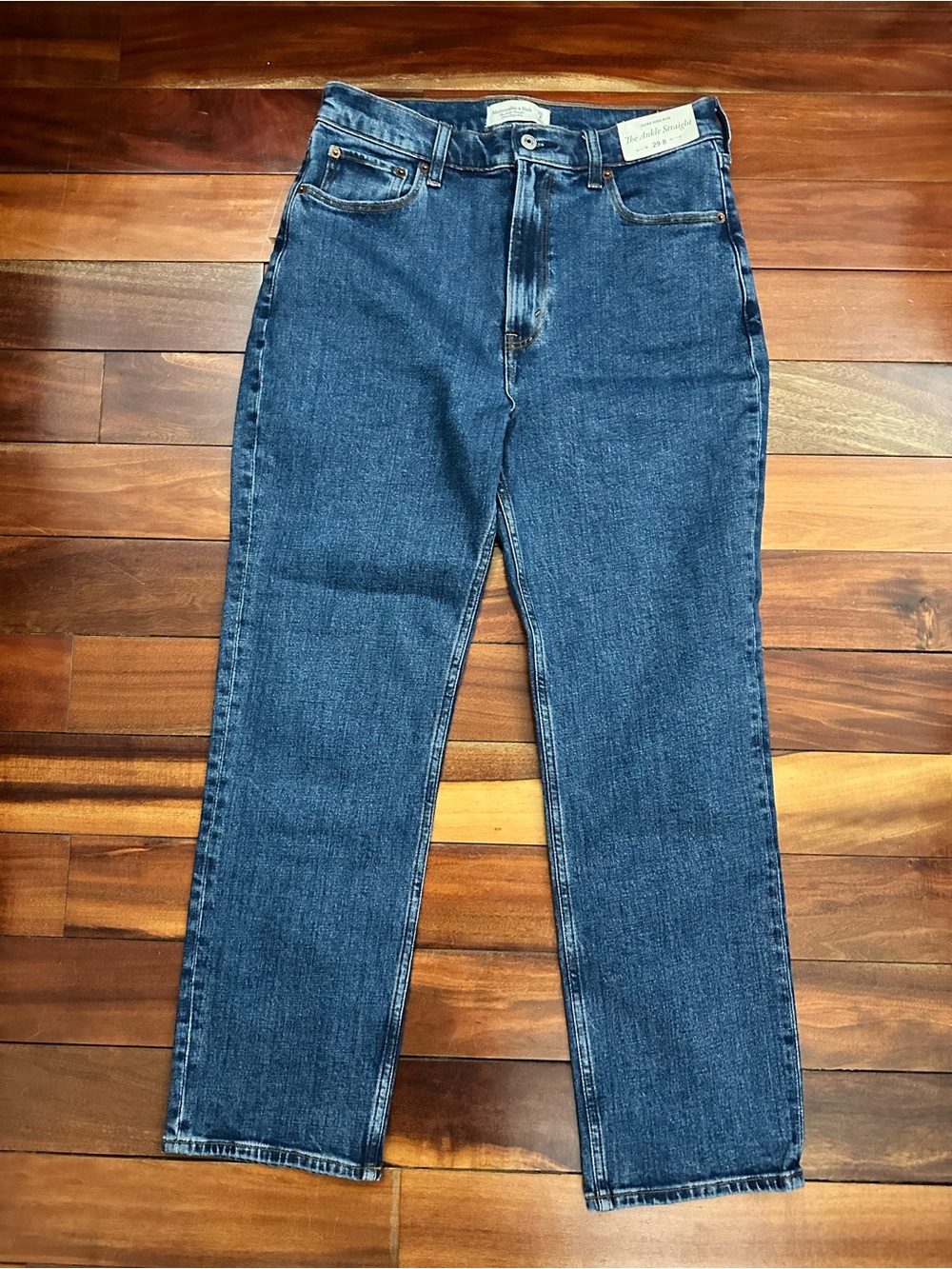NWT. Abercrombie & Fitch Dark Blue Ultra High-Rise Ankle Straight Jeans, 8/29